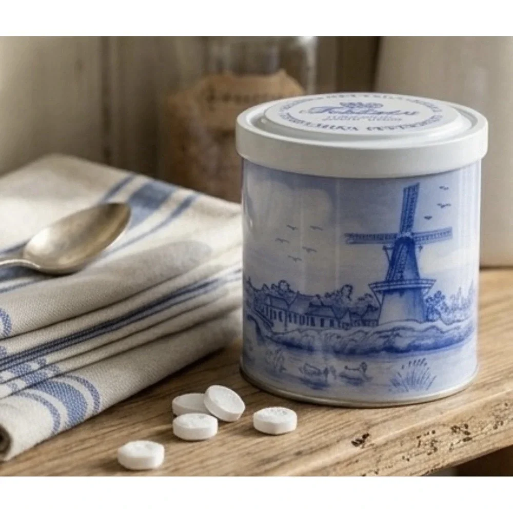 Vintage Fortuin Wilhelmina Pepermunt Tin Delft Blue Style Windmill Dutch 4.5
